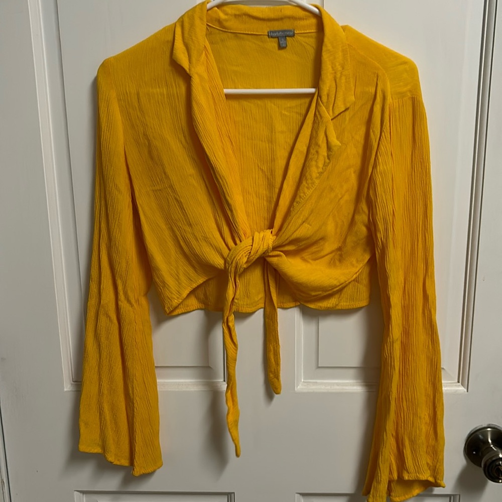 Cropped tie blouse